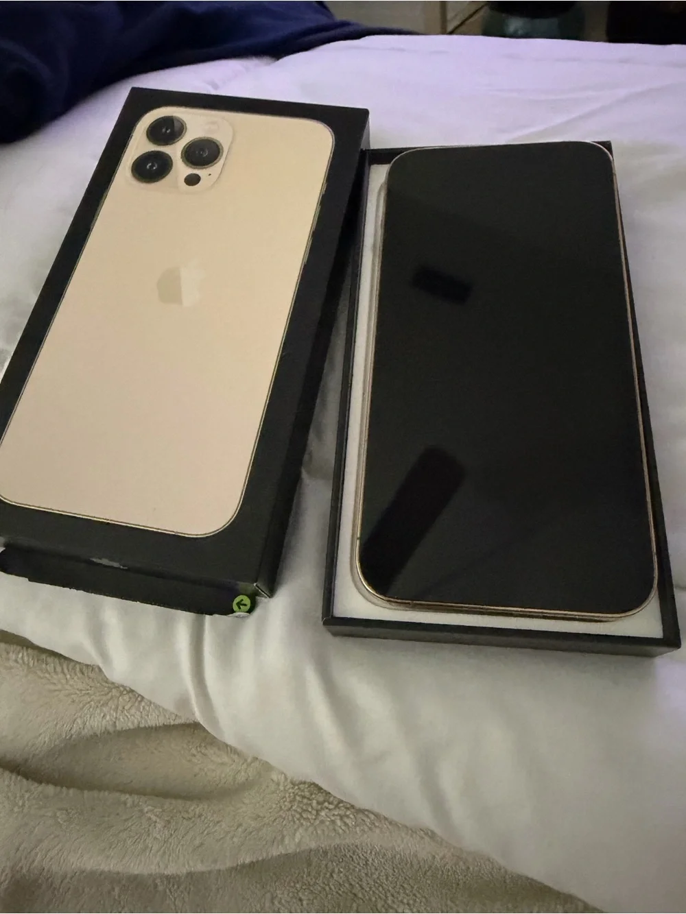 Apple iPhone (Gold and Black) with Box iPhone 13 Pro Max